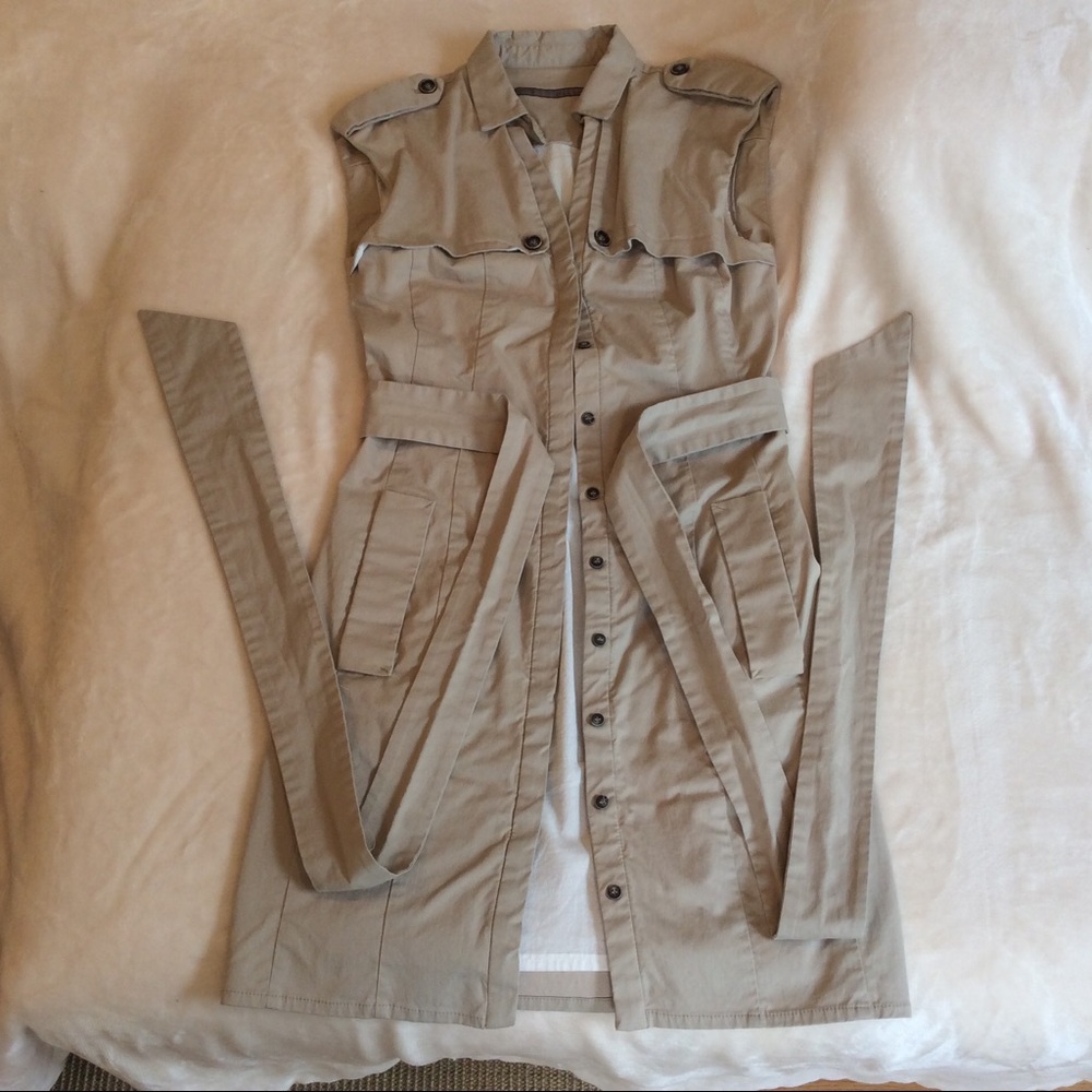Zara sleeveless buttoned dress - Picture 2 of 8